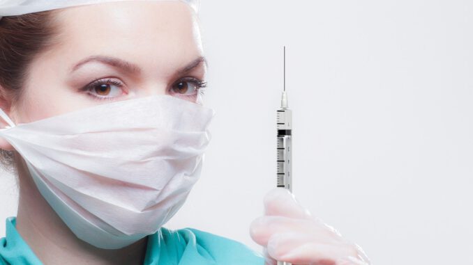 Woman Healthcare Professional  - Tumisu / Pixabay