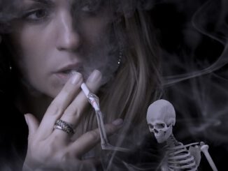 Woman Smoking Skeleton Cigarette  - JanetRDominguez / Pixabay