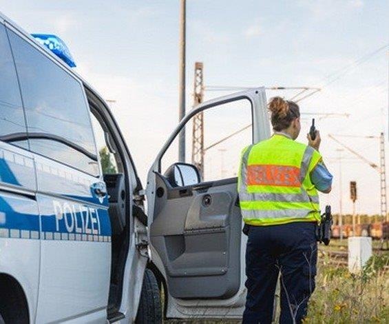 BPOL-KS: Feuerlöscher am Bahnhof Felsberg gestohlen