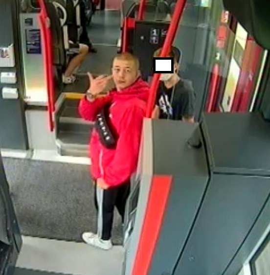 BPOLI EF: 10. August 2020 / 16:35 Uhr: Personenzug RE 10 von Sangerhausen nach Erfurt - Nötigung durch einen unbekannten Täter