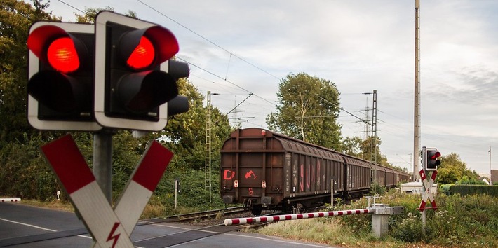 Bundespolizeidirektion München: Entgleisung zweier Güterwaggons / Bundespolizei ermittelt wegen eines Gefährlichen Eingriffs in den Schienenverkehr