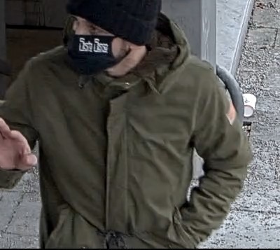 Bundespolizeidirektion München: Öffentlichkeitsfahndung mit Bildern / &quot;Grabscher&quot; belästigte Minderjährige am Bahnhof Olching