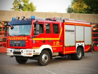 FF Bad Salzuflen: Feuer am Samstagmorgen im Quellenhof / Feuerwehr ist mit 30 Kräften vor Ort. Kein Mensch verletzt.