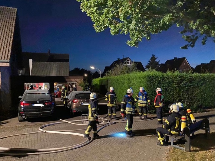 FF Nordkirchen: Feuerwehr löscht Brand in Garage