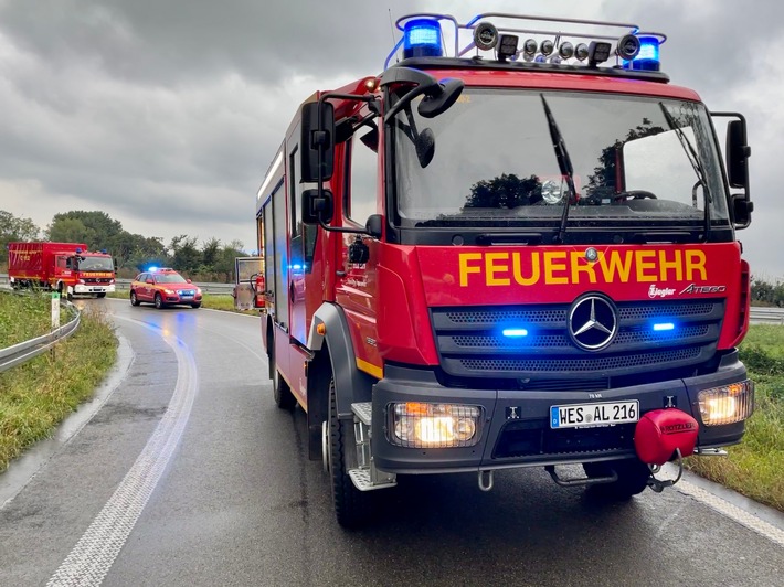 FW Alpen: Verkehrsunfall in der Anschlussstelle Sonsbeck