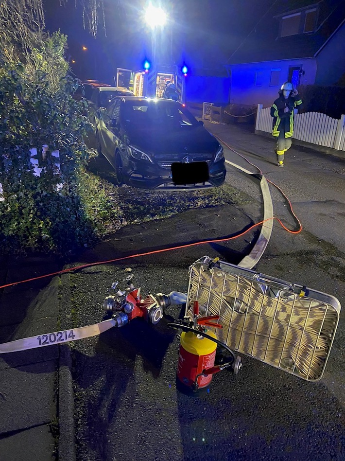 FW Bad Honnef: Ein Adventskranz geriet in Brand