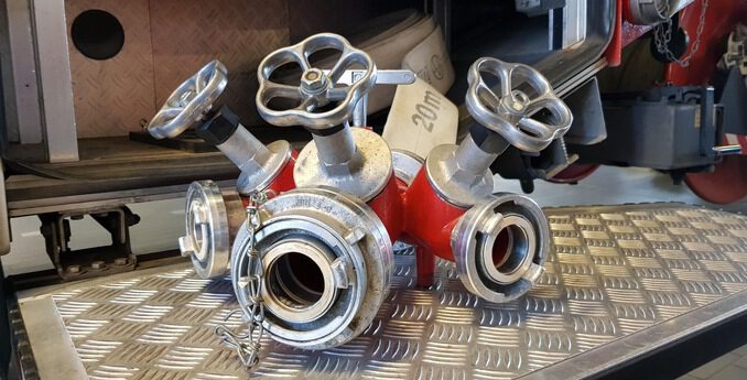 FW Bocholt: Brennende Gasleitung bei Umbauarbeiten gelöscht