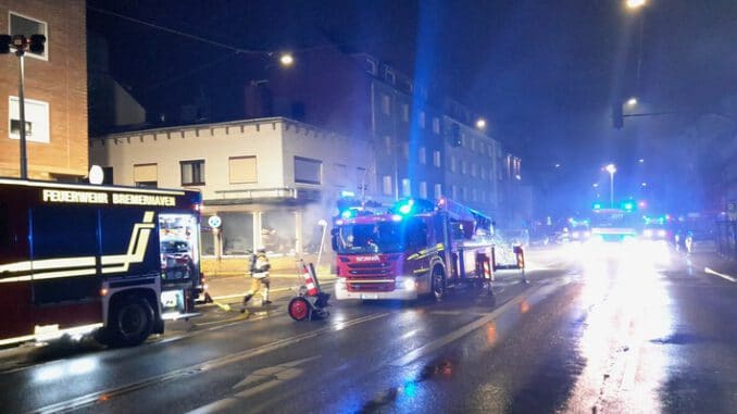 FW Bremerhaven: Feuer in einer Shisha-Bar