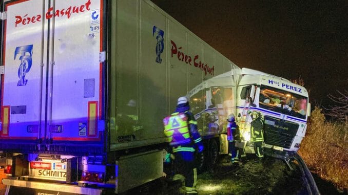 FW-DO: Drei Verletzte bei Unfall auf der A2