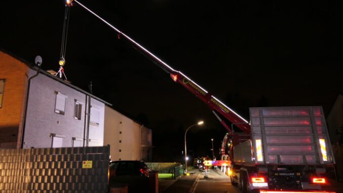 FW-DO: Personentransport mit Feuerwehrkran