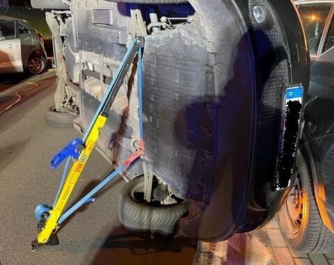 FW Dinslaken: Verkejrsunfall auf der Kurt-Schumacher-Straße