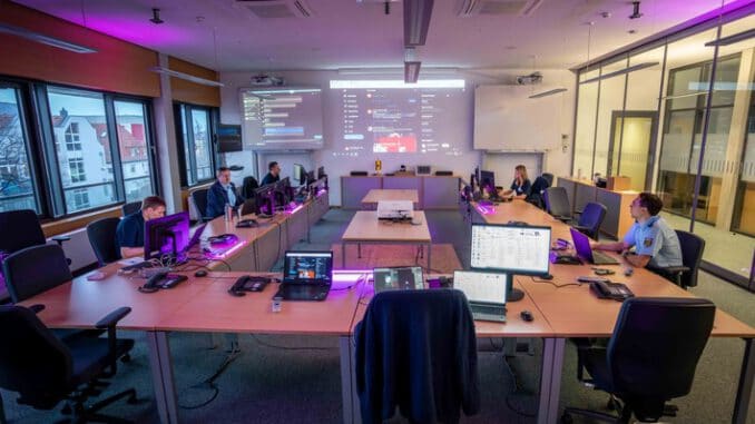 FW Dresden: Bilanz der Feuerwehr Dresden zum Twittergewitter 4.0 anlässlich des europäischen Tag des Notrufs am 11.2.2022