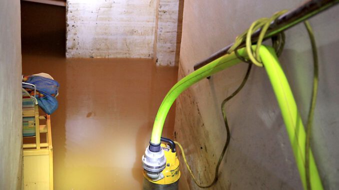 FW-E: Wasserrohrbruch in der Innenstadt