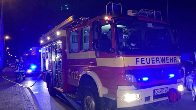 FW-EN: Gemeldete Rauchentwicklung aus Gebäude - Ursache war nicht alltäglich