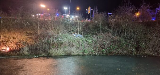 FW-EN: Wetter - Verkehrsunfall am Abend