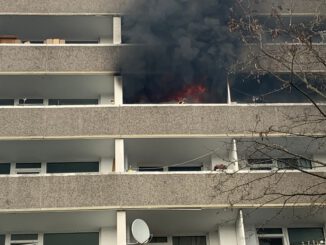 FW-GLA: Wohnungsbrand in einem Hochhaus