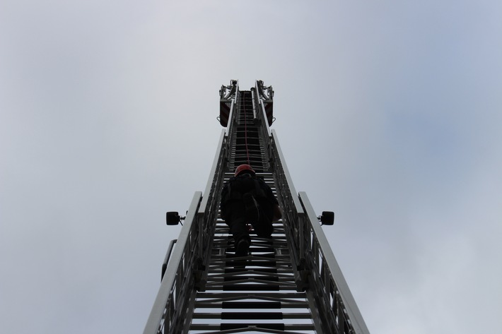 FW-Heiligenhaus: Feuerwehrleute aus dem Kreis zur Ausbildung in Heiligenhaus. (Meldung 27/2021)