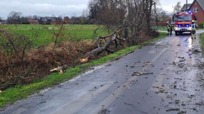 FW Hünxe: Zwei Wetter bedingte Einsätze in der Gemeinde Hünxe