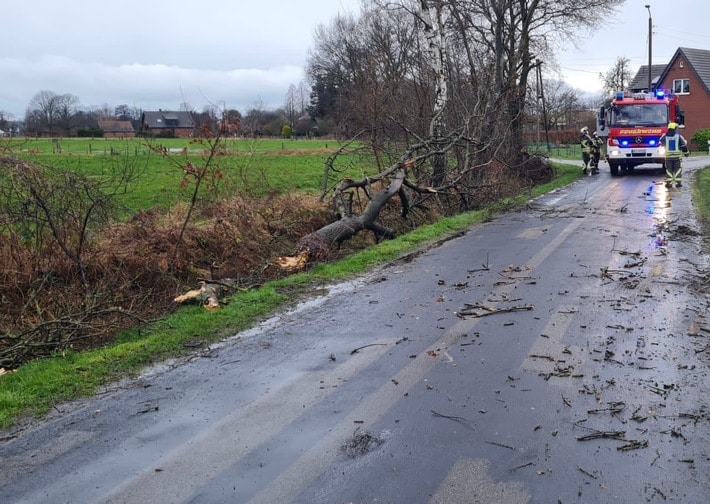 FW Hünxe: Zwei Wetter bedingte Einsätze in der Gemeinde Hünxe