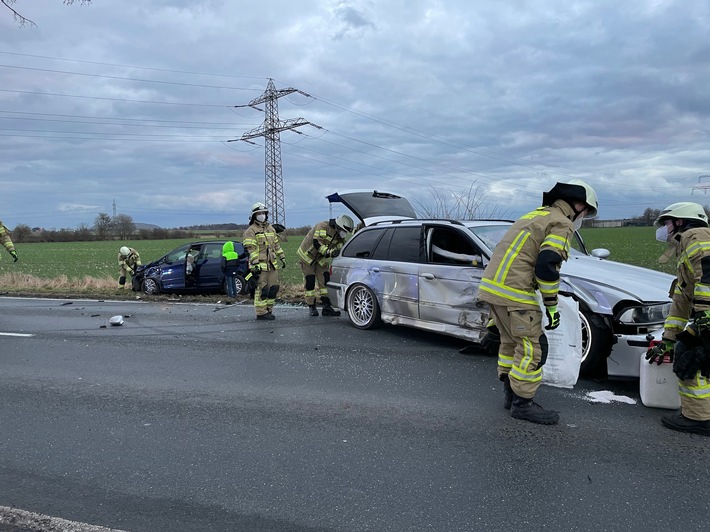 FW Lehrte: Feuerwehreinsatz nach Frontalzusammenstoß