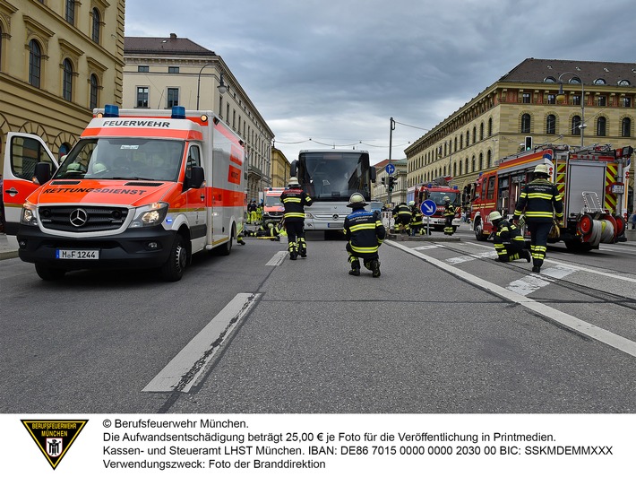 FW-M: Schwerer Unfall am Altstadtring (Maxvorstadt)