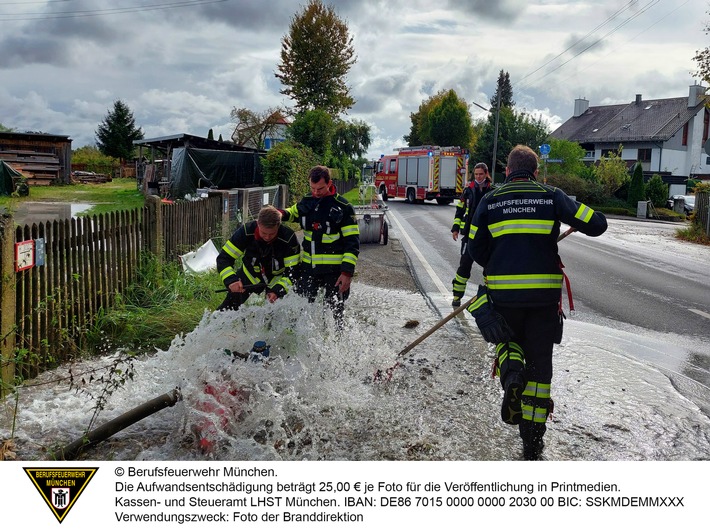 FW-M: Straße wird zum See (Pasing)