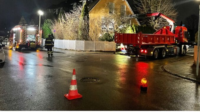 FW-M: Sturmtief &quot;Roxana&quot; beschäftigt die Feuerwehr (Stadtgebiet)