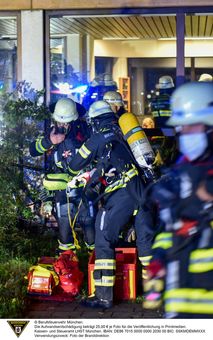 FW-M: Vier Verletzte bei Wohnungsbrand (Milbertshofen)