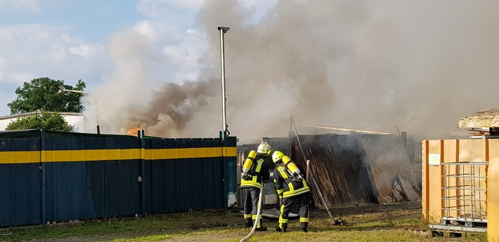FW-ROW: Feuer im Technikraum der SB-Waschanlage &quot;Am Bahnhof&quot;