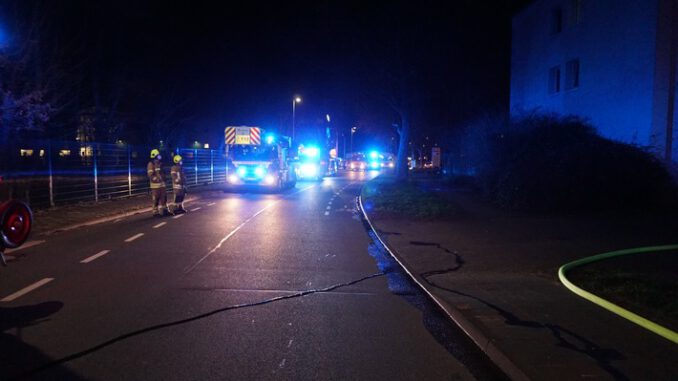 FW Ratingen: Ratingen-West, Am Sandbach, 14.02.22, 19:09 Uhr