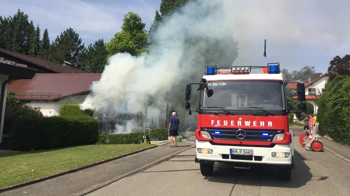 FW Stockach: Brandmeldeanlage und Heckenbrand