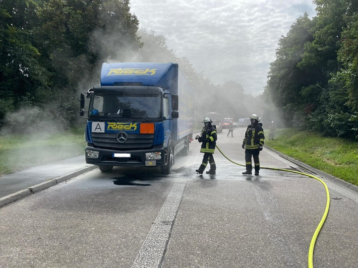 FW Wenden: Motorschaden an Gefahrgut LKW sorgt für Großeinsatz