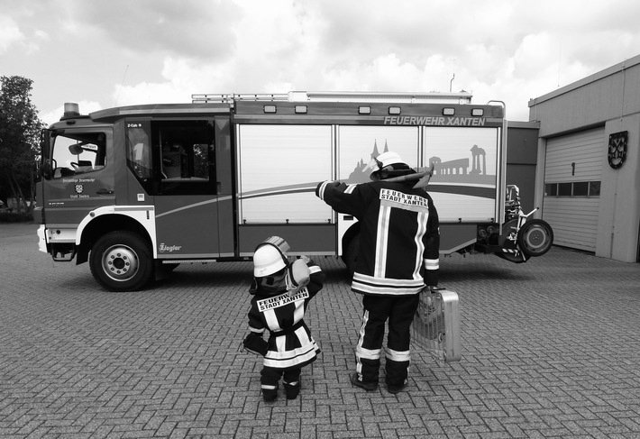 FW Xanten: Spendenübergabe der Kinderfeuerwehr