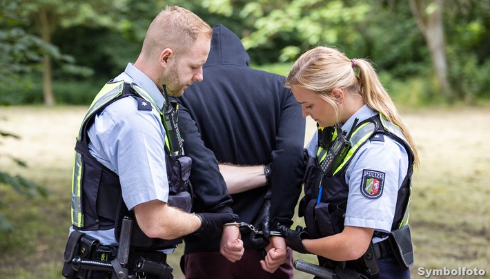 POL-OB: Polizei, Zoll und Stadt Oberhausen kontrollieren Rotlichtbezirk