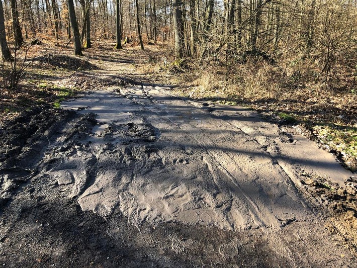 POL-PIKIB: Illegal Beton entsorgt
